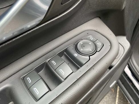 Used 2023 GMC Terrain SLT w/ Infotainment Package II AWD/4WD image 13