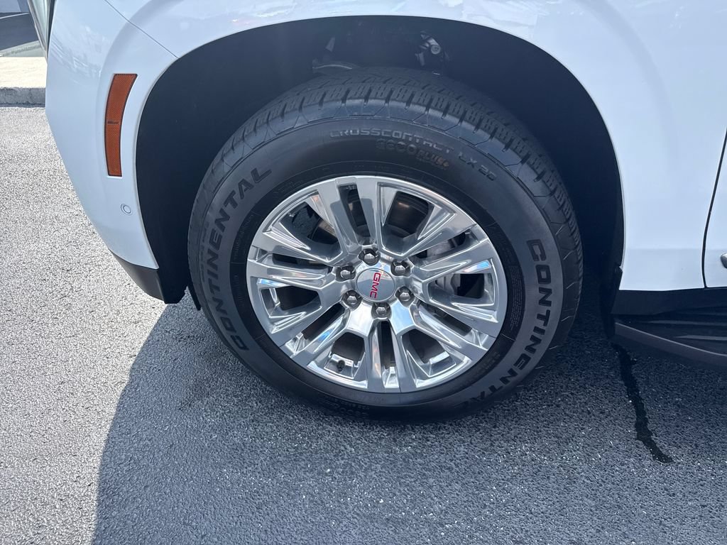 Used 2025 GMC Yukon XL Denali AWD/4WD image 40
