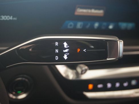 Used 2024 Cadillac Lyriq Tech image 32