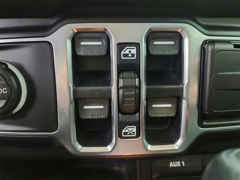 Used 2019 Jeep Wrangler Unlimited Sport S image 17