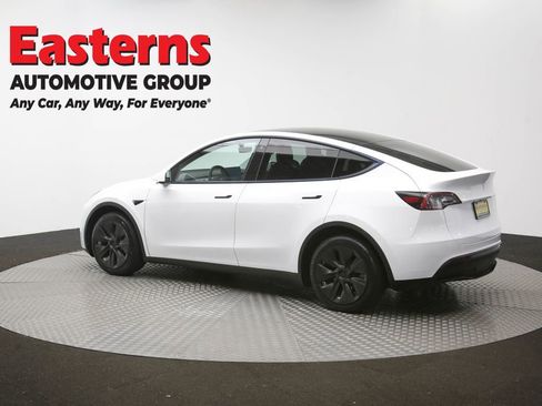 Used 2022 Tesla Model Y Long Range AWD/4WD image 57