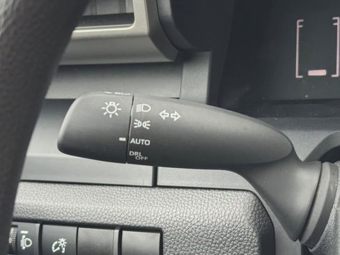 Used 2024 Toyota Tacoma SR image 17