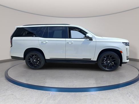 Used 2022 Cadillac Escalade Sport Platinum w/ LPO, ONYX Package AWD/4WD image 5