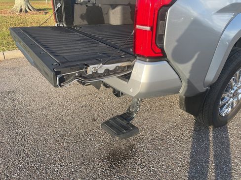 Used 2024 Toyota Tacoma Limited w/ Limited Package (LT) image 14