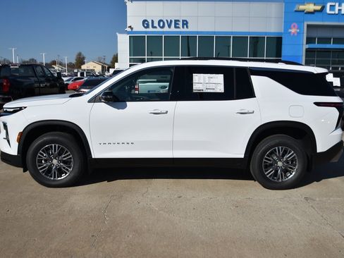 New 2026 Chevrolet Traverse LT w/ Driver Confidence Package image 8