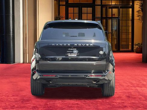Used 2023 Land Rover Range Rover SE image 9
