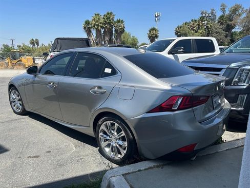 Used 2016 Lexus IS 200t RWD image 8