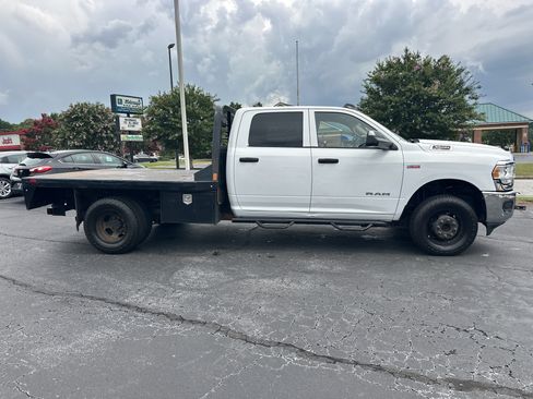 Used 2020 RAM 3500 Tradesman w/ Chrome Appearance Group AWD/4WD image 9