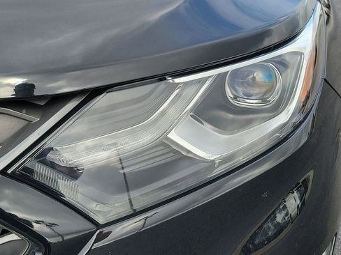 Used 2020 Chevrolet Equinox Premier w/ Premier Redline Edition image 10