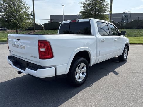 Used 2025 RAM 1500 Big Horn AWD/4WD image 9
