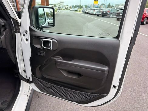Used 2023 Jeep Wrangler Sport AWD/4WD image 12