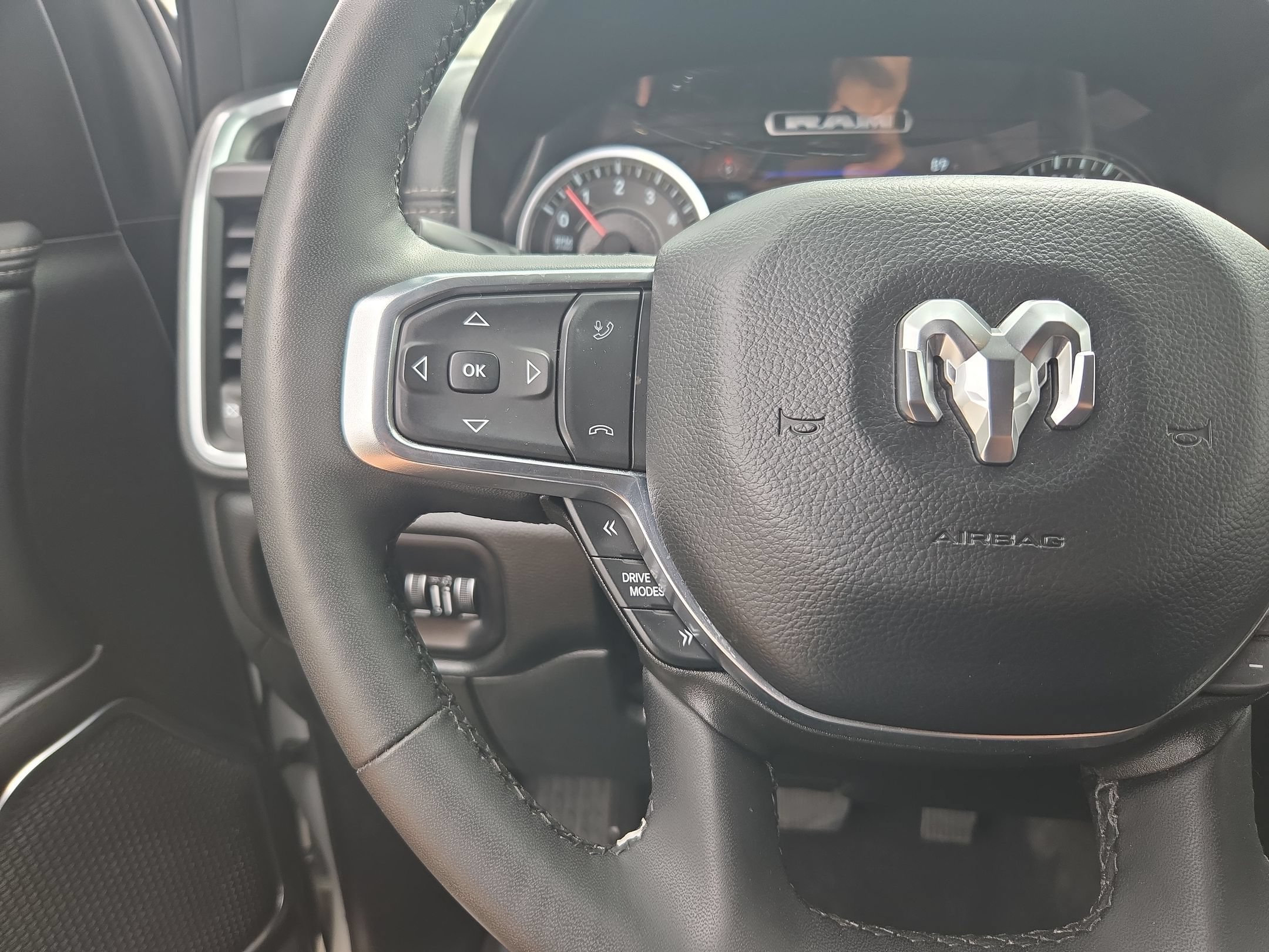 Used 2025 RAM 1500 Laramie w/ Laramie Southwest Edition AWD/4WD image 21