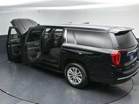 Used 2023 GMC Yukon XL SLT w/ SLT Premium Package AWD/4WD image 50