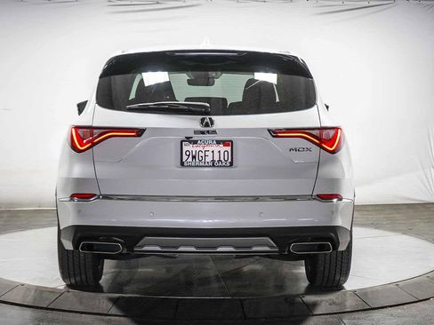 Used 2025 Acura MDX FWD w/ Technology Package image 12