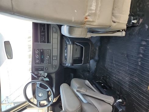 Used 2013 Chevrolet Express 2500 image 7