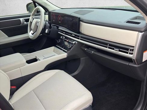 Used 2025 Hyundai Santa Fe SEL AWD/4WD image 19