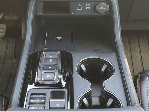 Used 2025 Honda Pilot TrailSport image 18