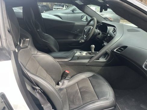 Used 2015 Chevrolet Corvette Z06 w/ 3LZ Preferred Equipment Group image 13