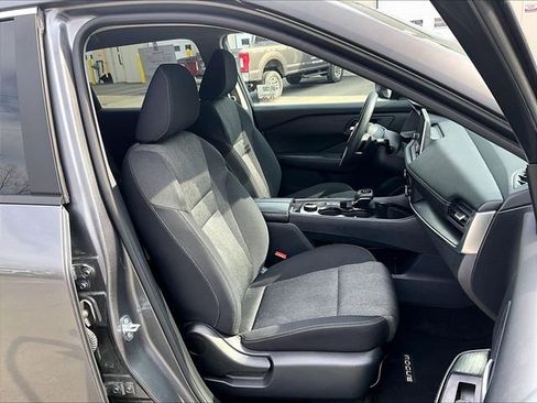 Used 2024 Nissan Rogue SV image 7