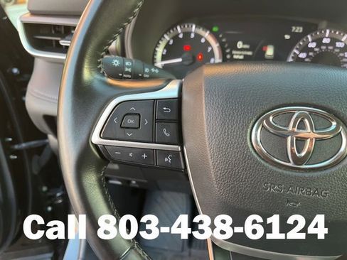 Used 2024 Toyota Highlander LE FWD image 21
