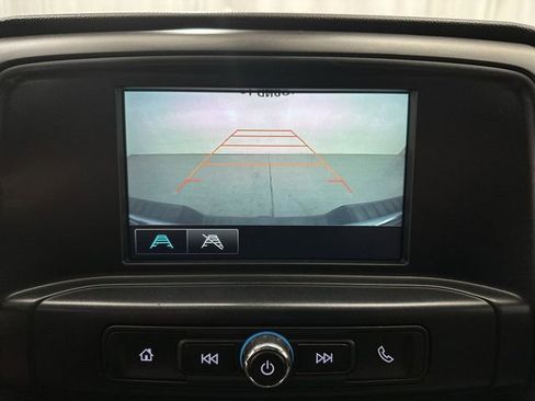 Used 2018 Chevrolet Silverado 1500 Custom w/ Custom Value Package image 26