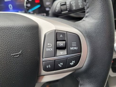 Used 2023 Ford Explorer XLT image 35