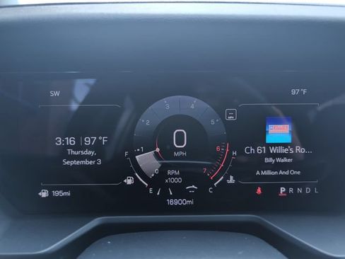 Used 2026 GMC Acadia Elevation w/ Elevation Premium Package FWD image 16