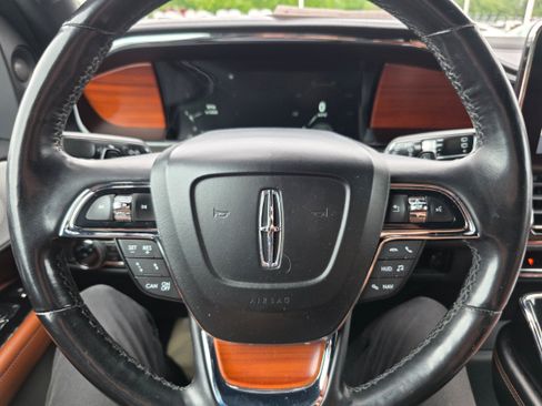 Used 2018 Lincoln Navigator L Reserve w/ Technology Package AWD/4WD image 16