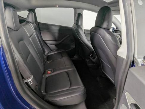 Used 2021 Tesla Model Y Long Range AWD/4WD image 21