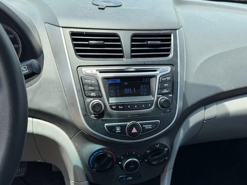 Used 2016 Hyundai Accent SE FWD image 17