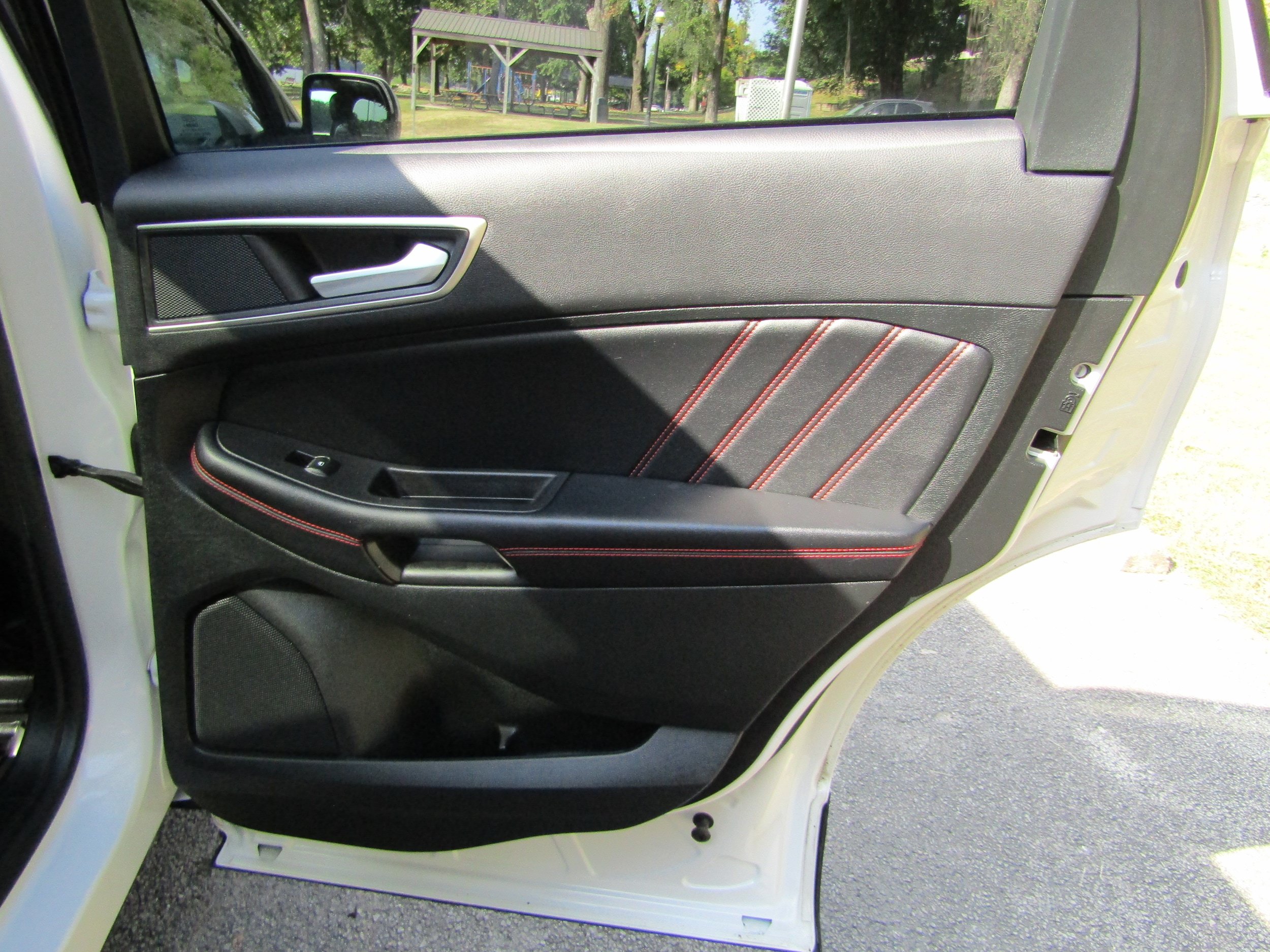Used 2023 Ford Edge ST-Line AWD/4WD image 25