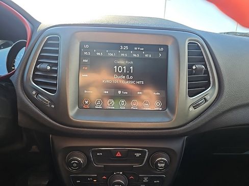 Used 2020 Jeep Compass Trailhawk image 27