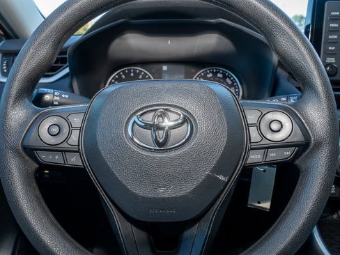 Certified 2022 Toyota RAV4 LE image 17
