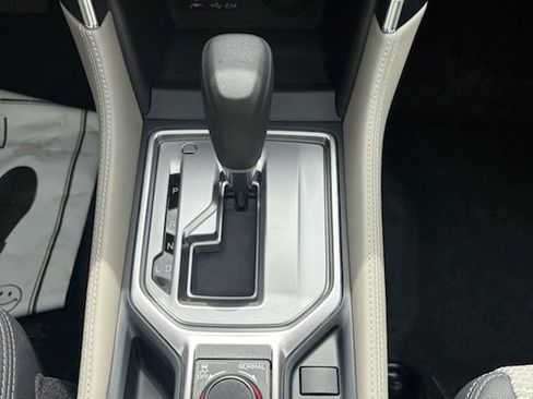 Used 2024 Subaru Forester Premium image 13