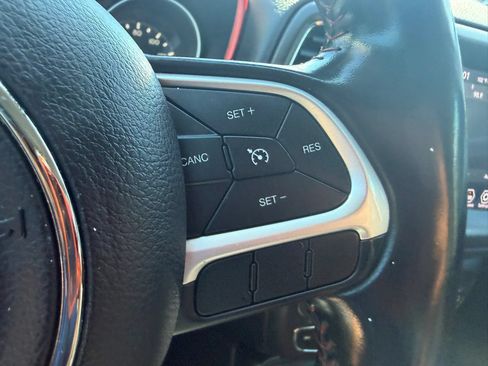 Used 2020 Jeep Compass Trailhawk AWD/4WD image 14