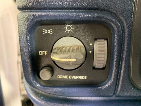 Used 1997 Chevrolet Silverado 1500 4x4 Regular Cab w/ Cold-Climate Pkg image 16