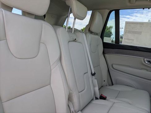 New 2026 Volvo XC90 T8 Ultra w/ Protection Package Premier image 12