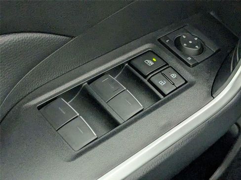 Used 2025 Toyota RAV4 XLE w/ Convenience Package FWD image 16