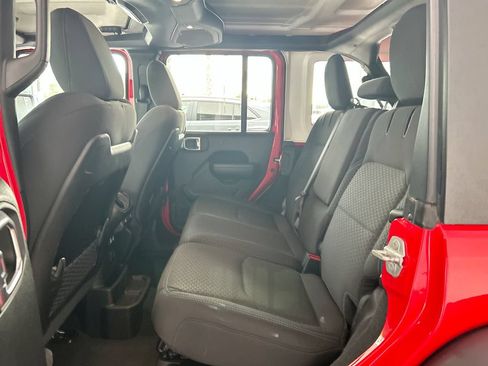 Used 2024 Jeep Wrangler Unlimited Rubicon 4xe AWD/4WD image 32