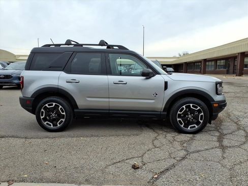 Used 2023 Ford Bronco Sport Outer Banks image 6