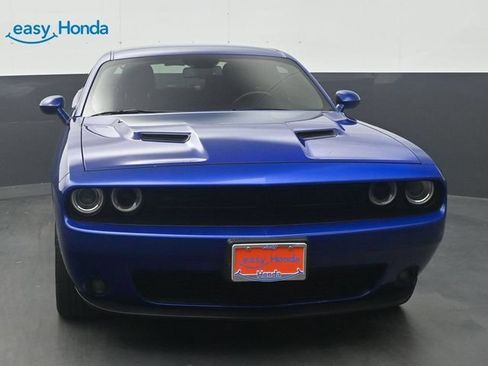 Used 2021 Dodge Challenger SXT w/ Driver Convenience Group RWD image 2