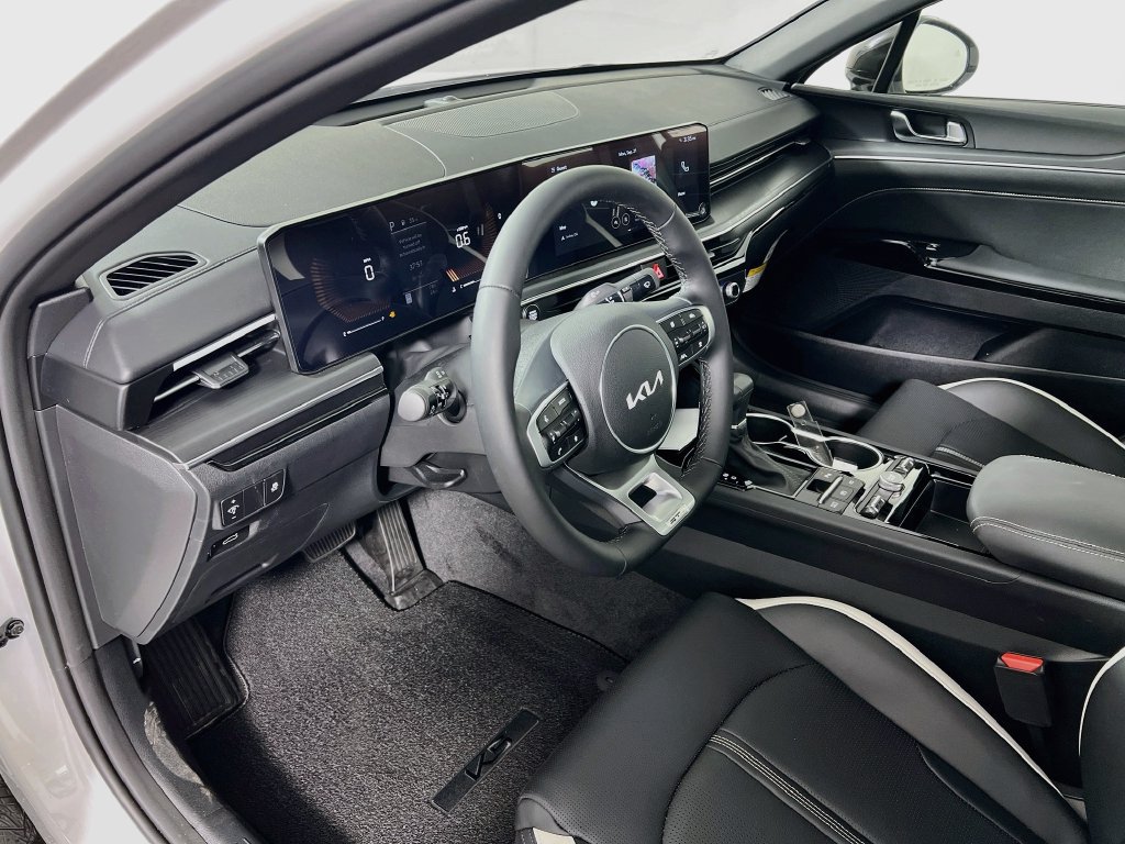 New 2026 Kia K5 GT-Line FWD image 9