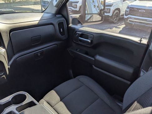 Used 2024 Chevrolet Silverado 2500 Custom w/ Custom Value Package image 19