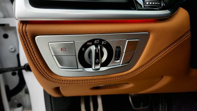 Used 2019 BMW 740i w/ M Sport Package RWD image 49