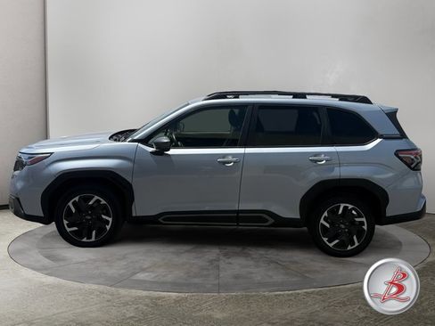 Used 2025 Subaru Forester Limited AWD/4WD image 4