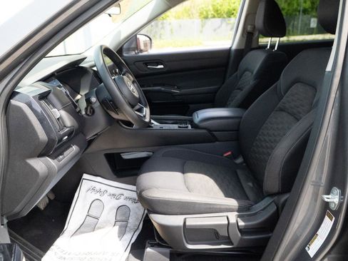 Used 2022 Nissan Pathfinder S AWD/4WD image 21