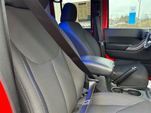 Used 2018 Jeep Wrangler Unlimited Sport S image 27