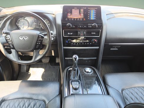 Used 2023 INFINITI QX80 Sensory w/ All-Season Package AWD/4WD image 7