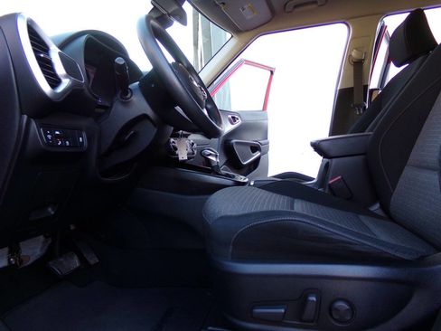Used 2021 Kia Soul S image 18