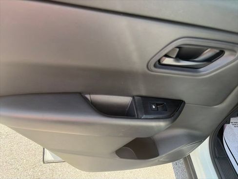 Used 2024 Nissan Rogue S FWD image 12